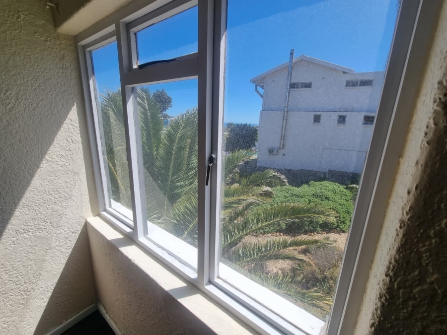 To Let 1 Bedroom Property for Rent in Camps Bay Western Cape